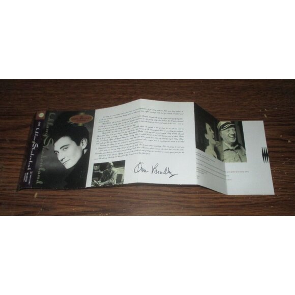 K.D. Lang - Shadowland on cassette (Sire Records Canada, 1988) - Picture 3 of 4